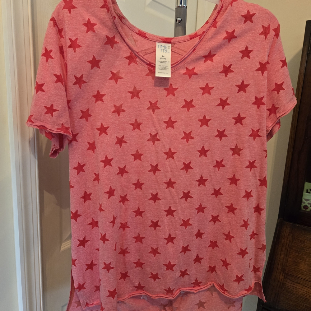 Time and Tru Red Star Print Short Sleeve Top Size Medium